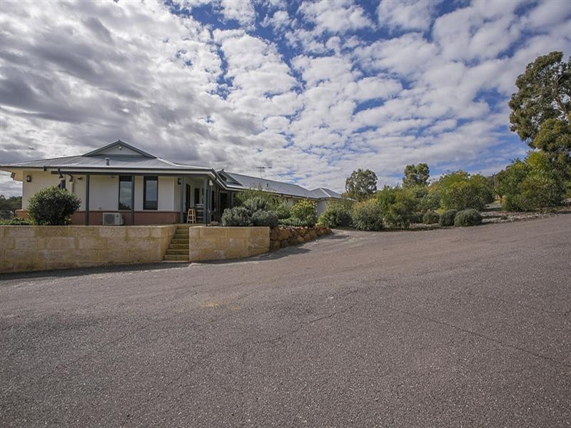 165 Ridge Hill Road, Gooseberry Hill WA 6076