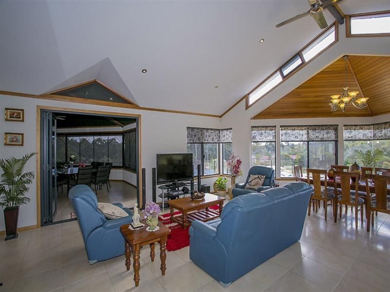 165 Ridge Hill Road, Gooseberry Hill WA 6076