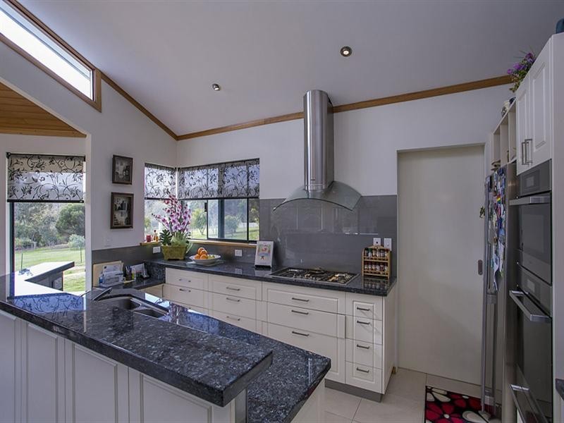 165 Ridge Hill Road, Gooseberry Hill WA 6076