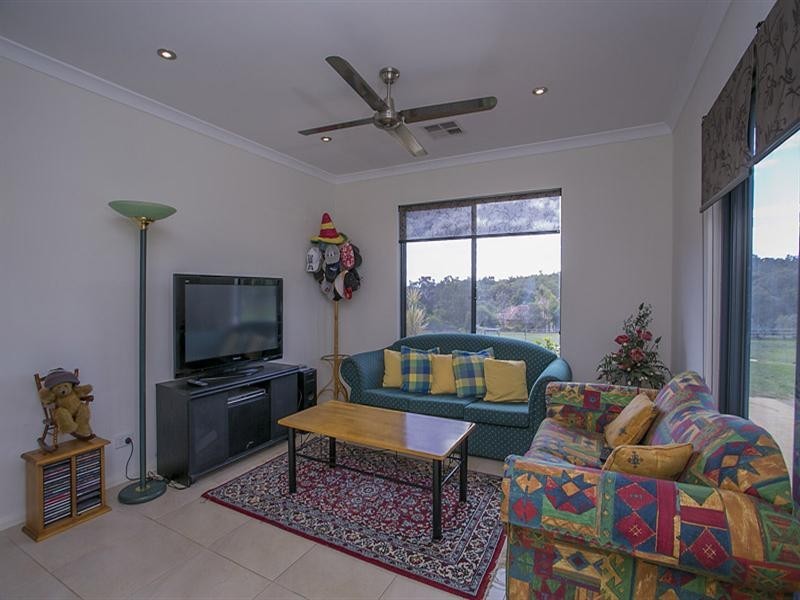 165 Ridge Hill Road, Gooseberry Hill WA 6076