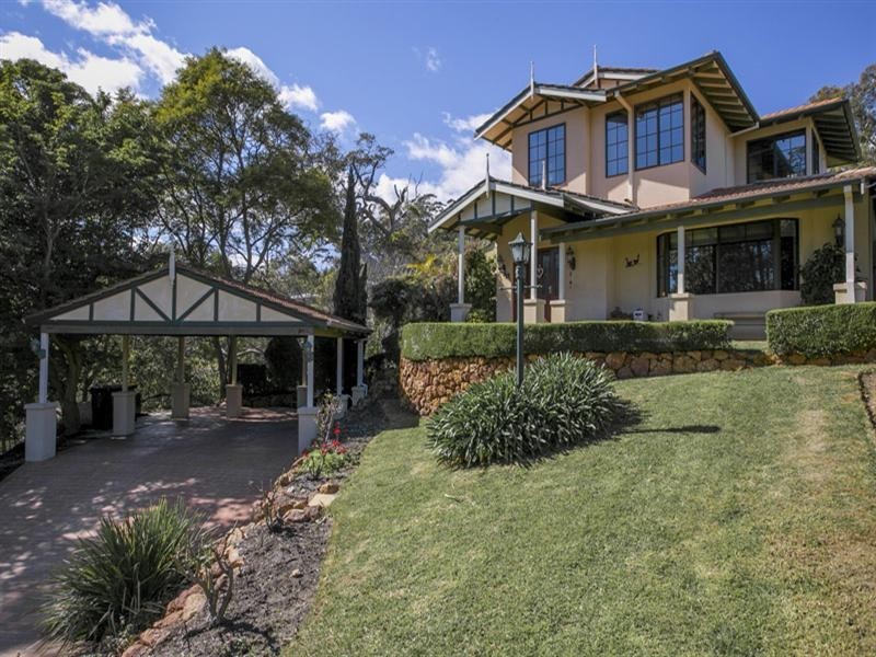 16 Maxine Court, Lesmurdie WA 6076