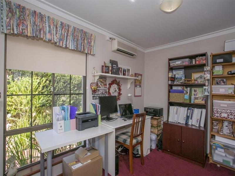 16 Maxine Court, Lesmurdie WA 6076