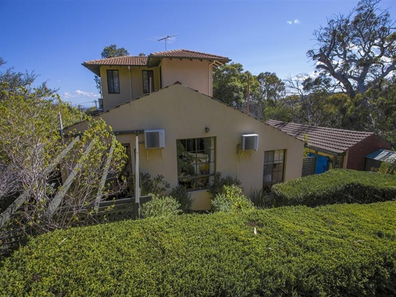 16 Maxine Court, Lesmurdie WA 6076