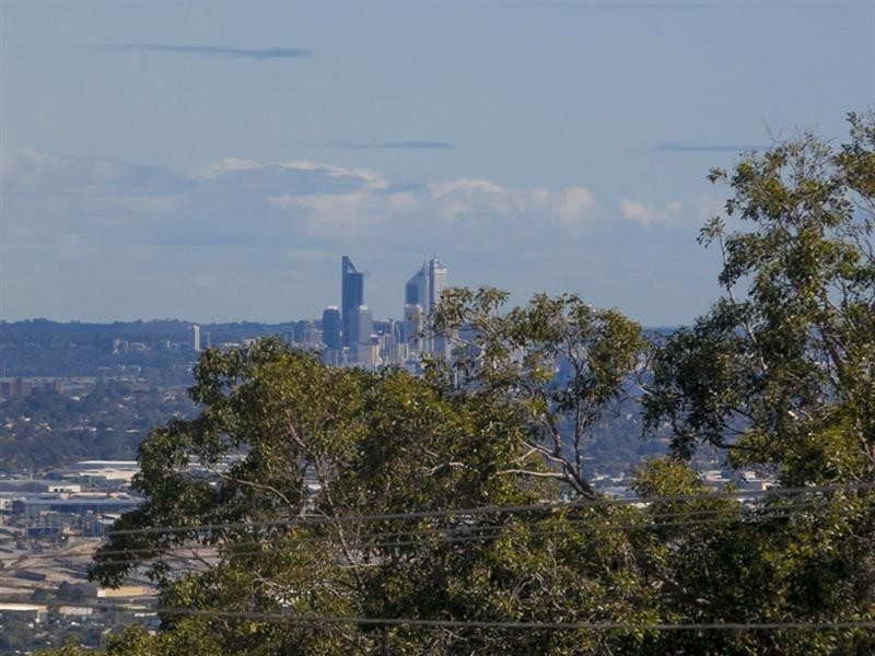 16 Maxine Court, Lesmurdie WA 6076