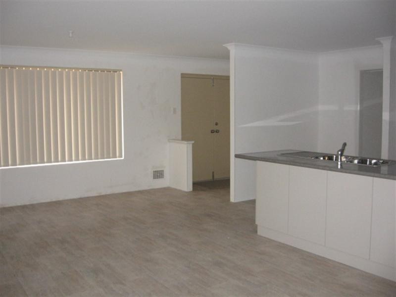 24 Edinburgh Road, Forrestfield WA 6058