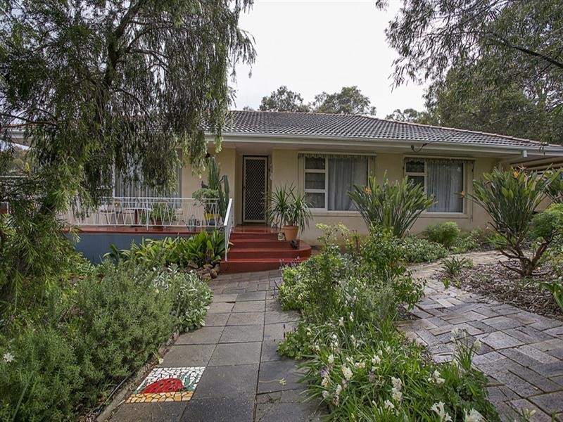 15 Lindsay Street, Kalamunda WA 6076