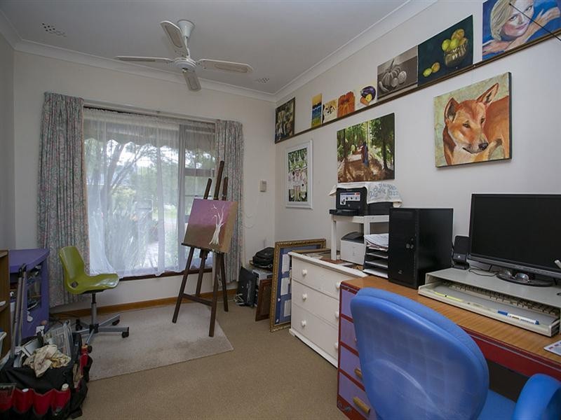 15 Lindsay Street, Kalamunda WA 6076