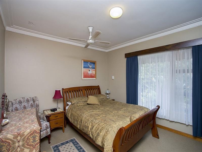 15 Lindsay Street, Kalamunda WA 6076