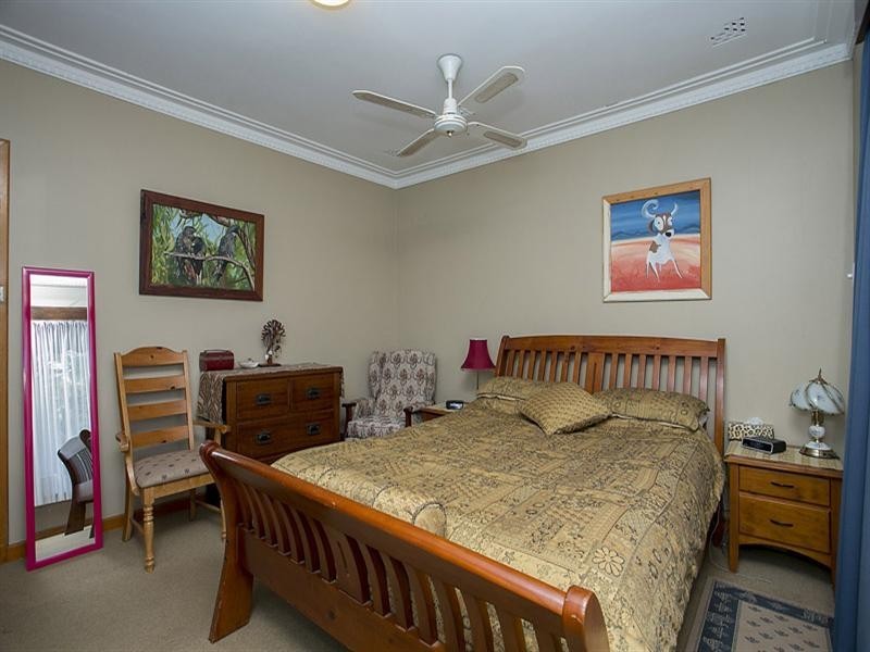 15 Lindsay Street, Kalamunda WA 6076