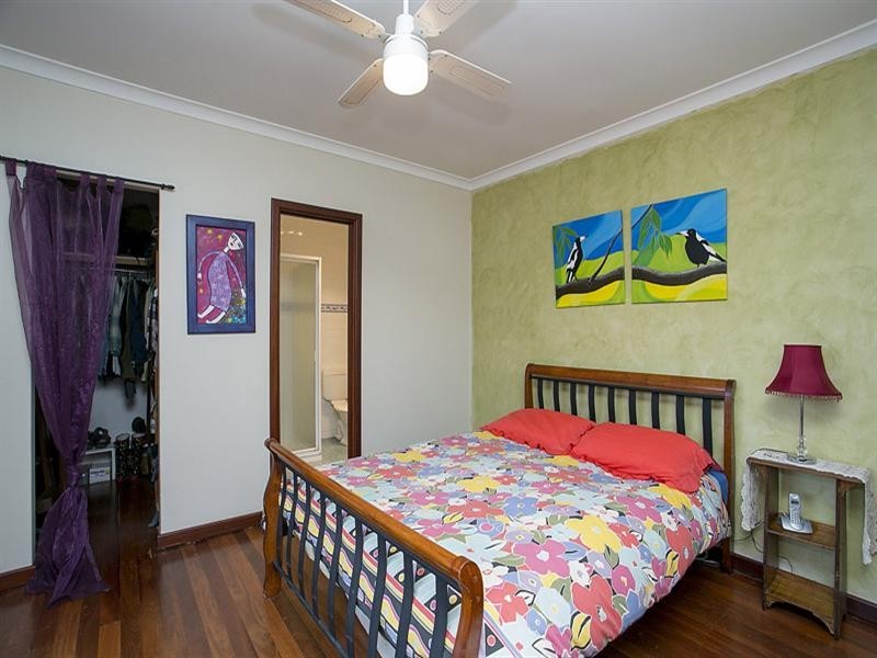 15 Lindsay Street, Kalamunda WA 6076