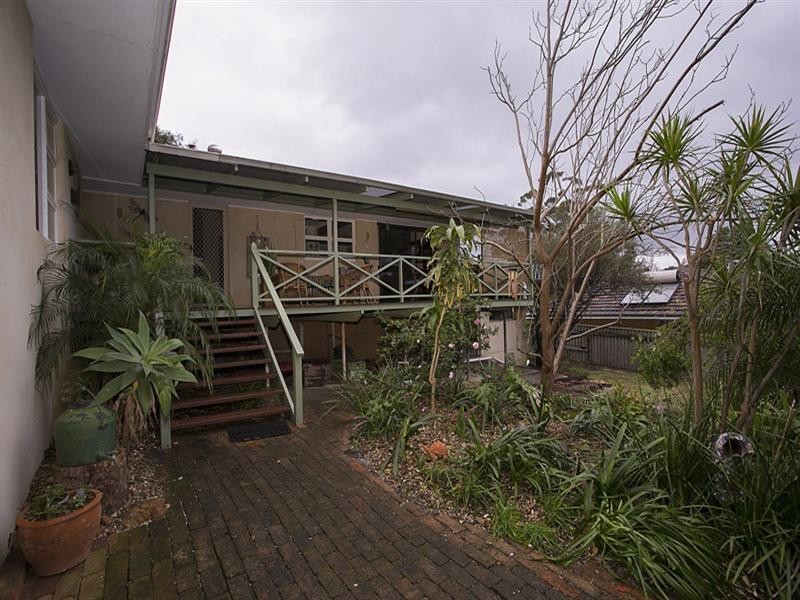 15 Lindsay Street, Kalamunda WA 6076