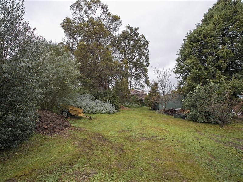 15 Lindsay Street, Kalamunda WA 6076