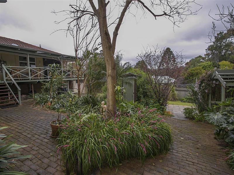 15 Lindsay Street, Kalamunda WA 6076