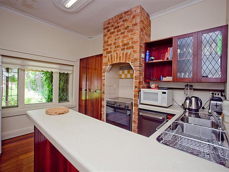 5 Seaview Terrace, Kalamunda WA 6076