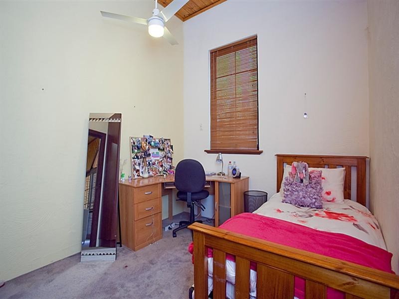 5 Seaview Terrace, Kalamunda WA 6076