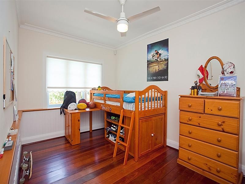 5 Seaview Terrace, Kalamunda WA 6076