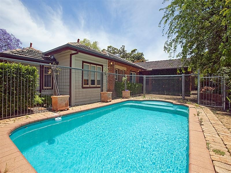 5 Seaview Terrace, Kalamunda WA 6076