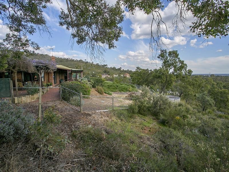 44 Honey Road, Forrestfield WA 6058