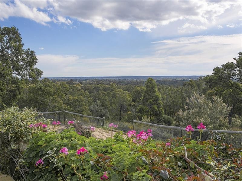 44 Honey Road, Forrestfield WA 6058