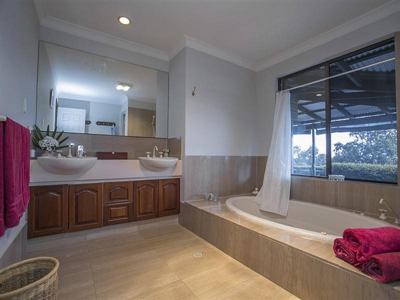 44 Honey Road, Forrestfield WA 6058