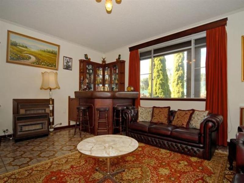 11 Railway Road, Kalamunda WA 6076