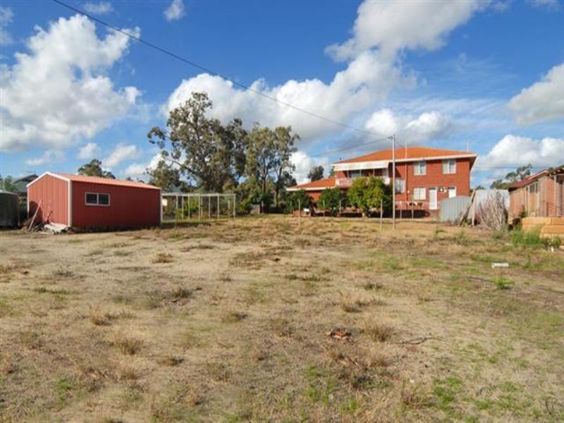 11 Railway Road, Kalamunda WA 6076