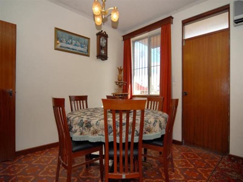 11 Railway Road, Kalamunda WA 6076