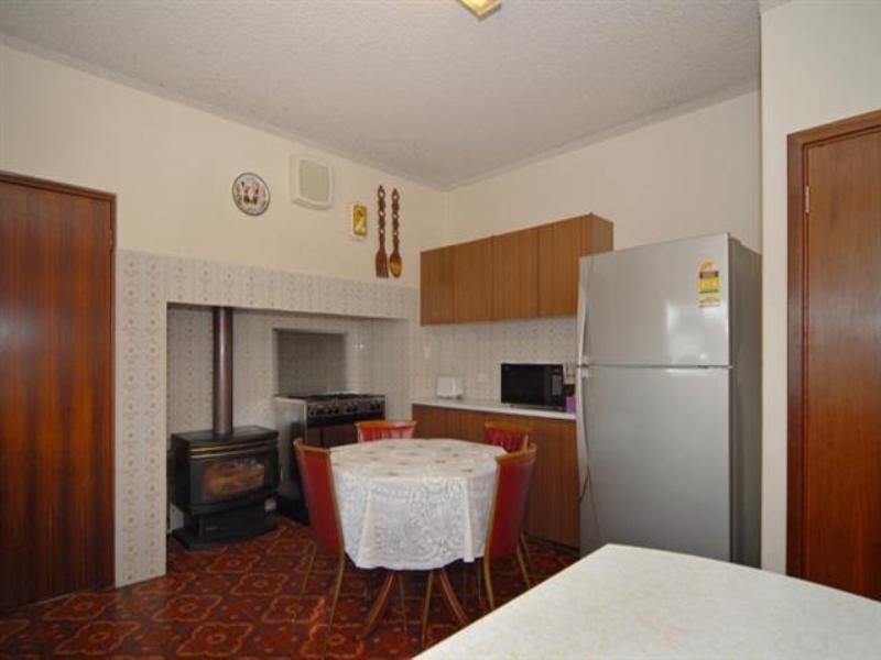 11 Railway Road, Kalamunda WA 6076