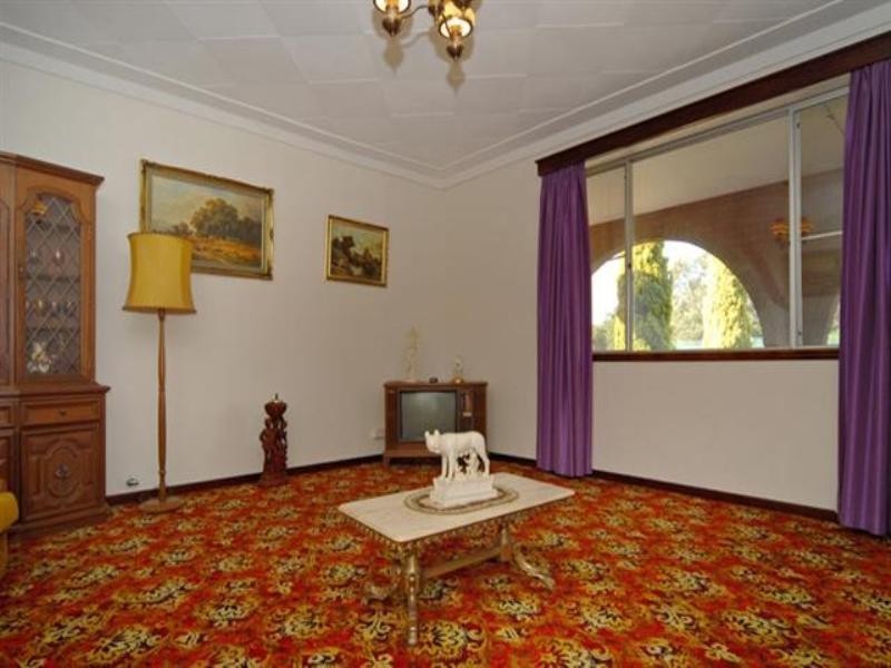 11 Railway Road, Kalamunda WA 6076