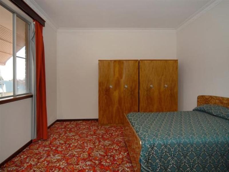 11 Railway Road, Kalamunda WA 6076