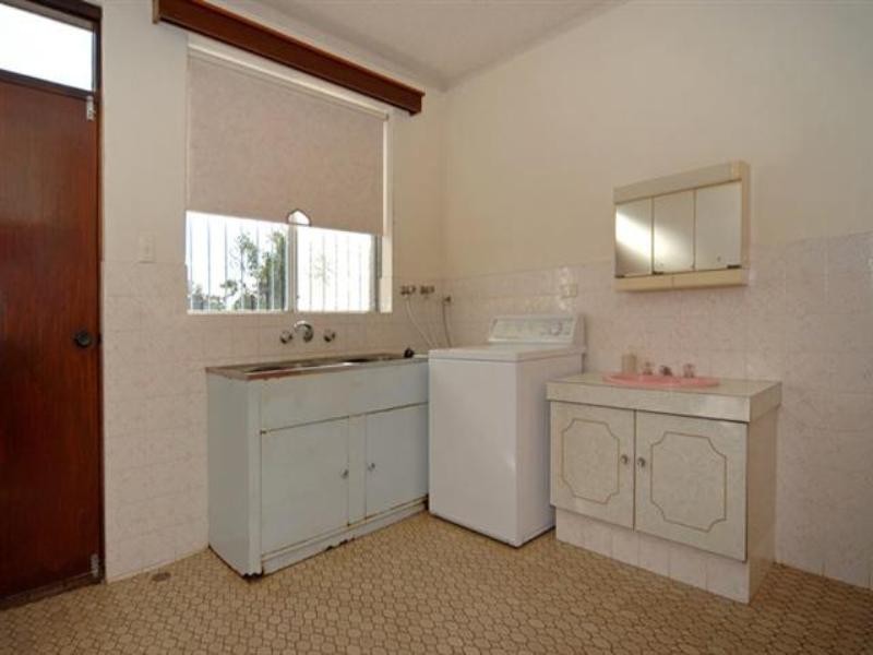 11 Railway Road, Kalamunda WA 6076