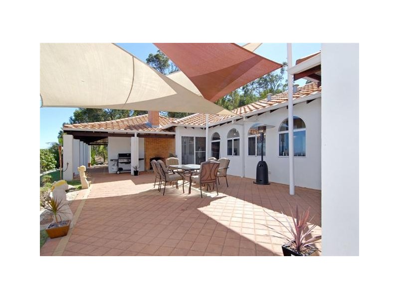 10 Labyrinth Close, Kelmscott WA 6111