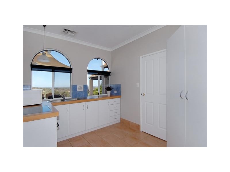 10 Labyrinth Close, Kelmscott WA 6111