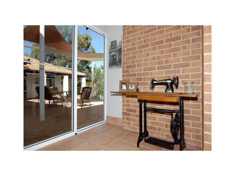 10 Labyrinth Close, Kelmscott WA 6111
