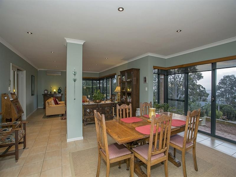 51 Lenori Road, Gooseberry Hill WA 6076