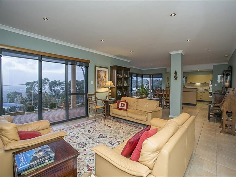 51 Lenori Road, Gooseberry Hill WA 6076