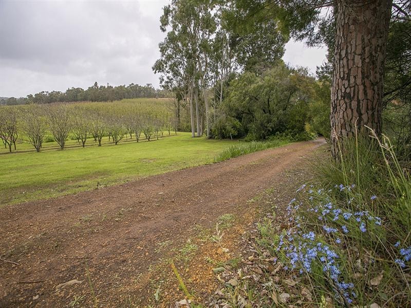 83 Merrivale Road, Pickering Brook WA 6076