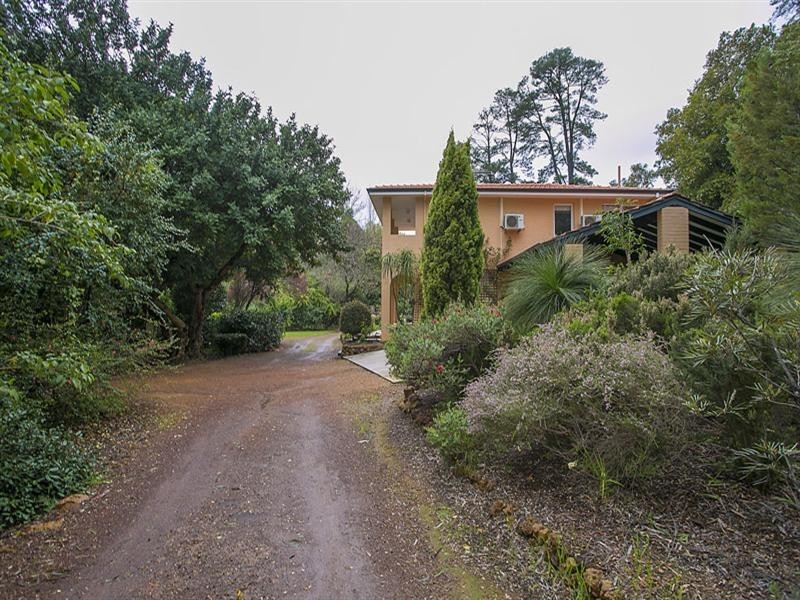 83 Merrivale Road, Pickering Brook WA 6076
