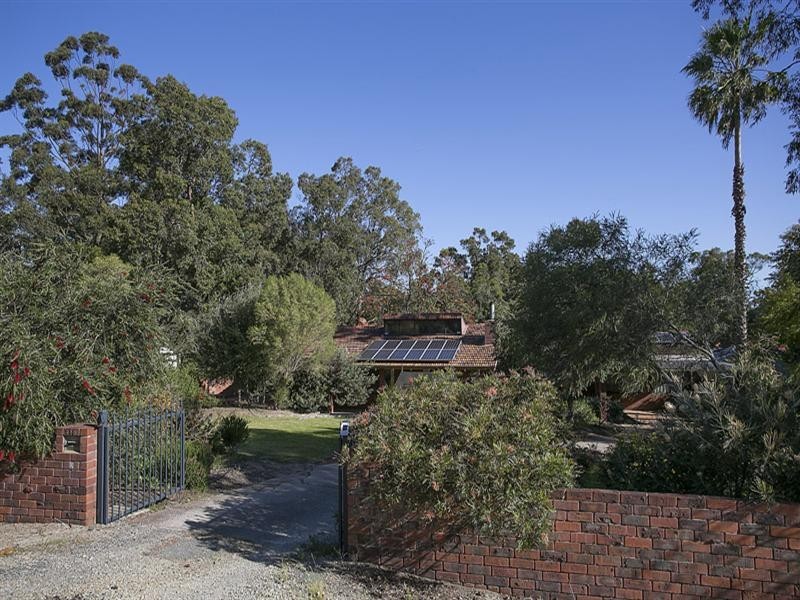 235 Grove Road, Lesmurdie WA 6076
