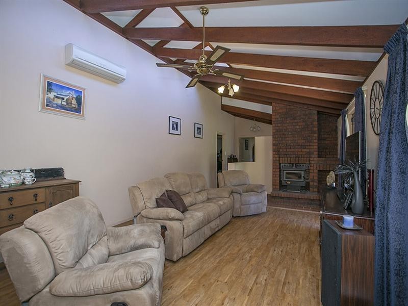 235 Grove Road, Lesmurdie WA 6076