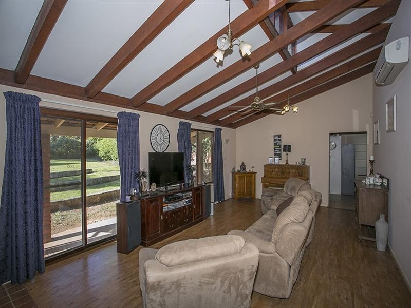 235 Grove Road, Lesmurdie WA 6076