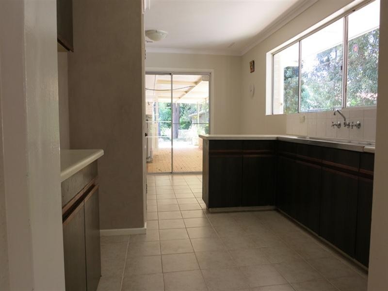 25 Trafalgar Road, Lesmurdie WA 6076