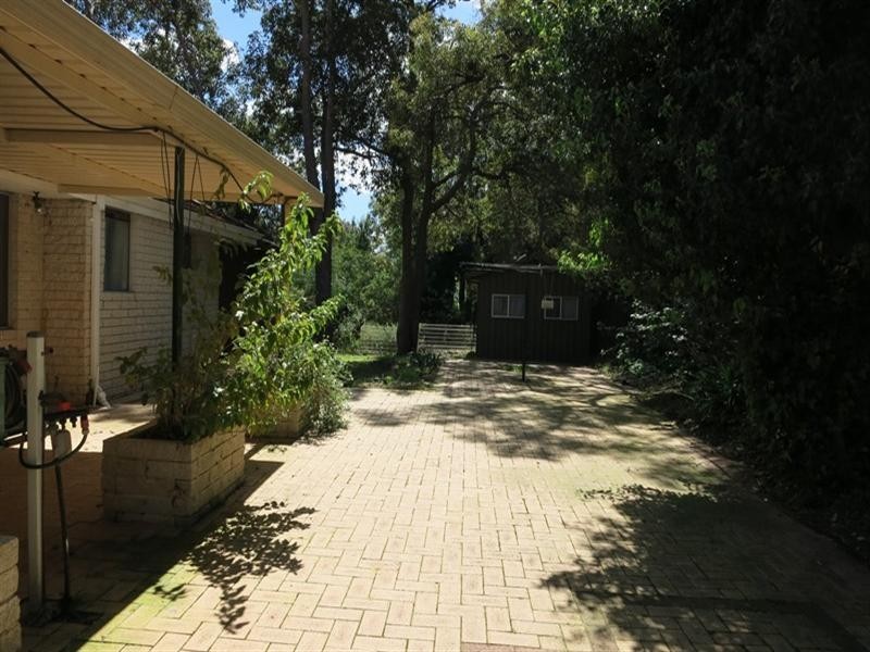 25 Trafalgar Road, Lesmurdie WA 6076