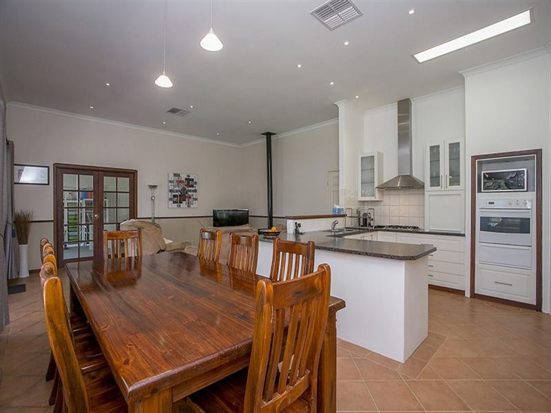 35 Palmateer Drive, Carmel WA 6076