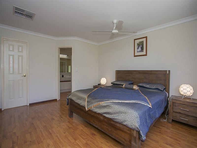 35 Palmateer Drive, Carmel WA 6076