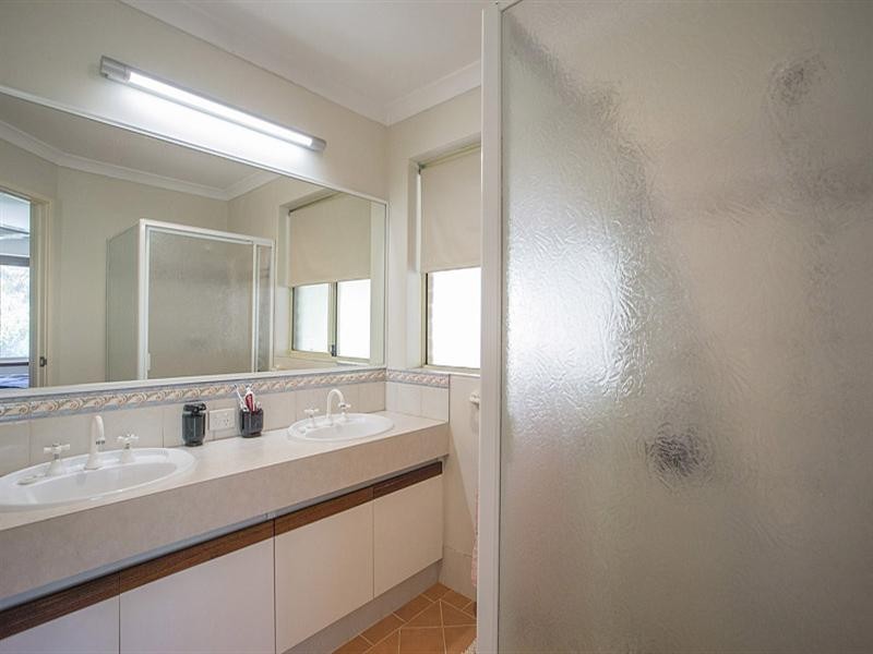 35 Palmateer Drive, Carmel WA 6076