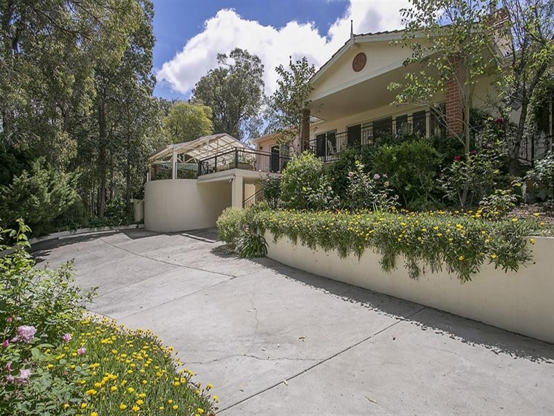 9 Davies Crescent, Gooseberry Hill WA 6076