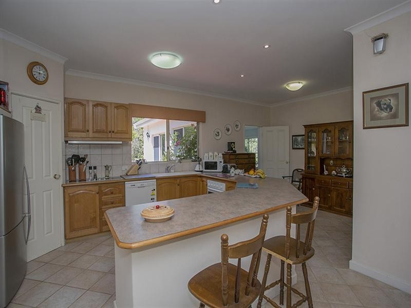 9 Davies Crescent, Gooseberry Hill WA 6076