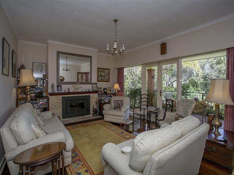 9 Davies Crescent, Gooseberry Hill WA 6076