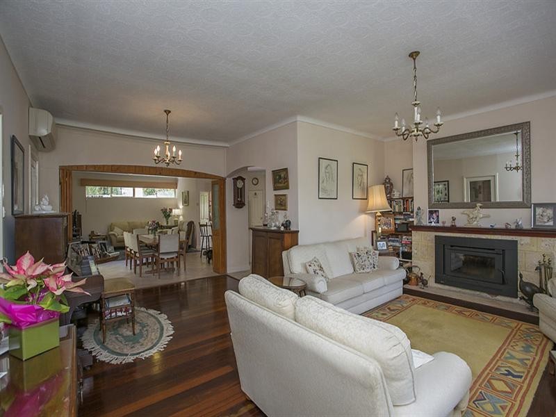 9 Davies Crescent, Gooseberry Hill WA 6076